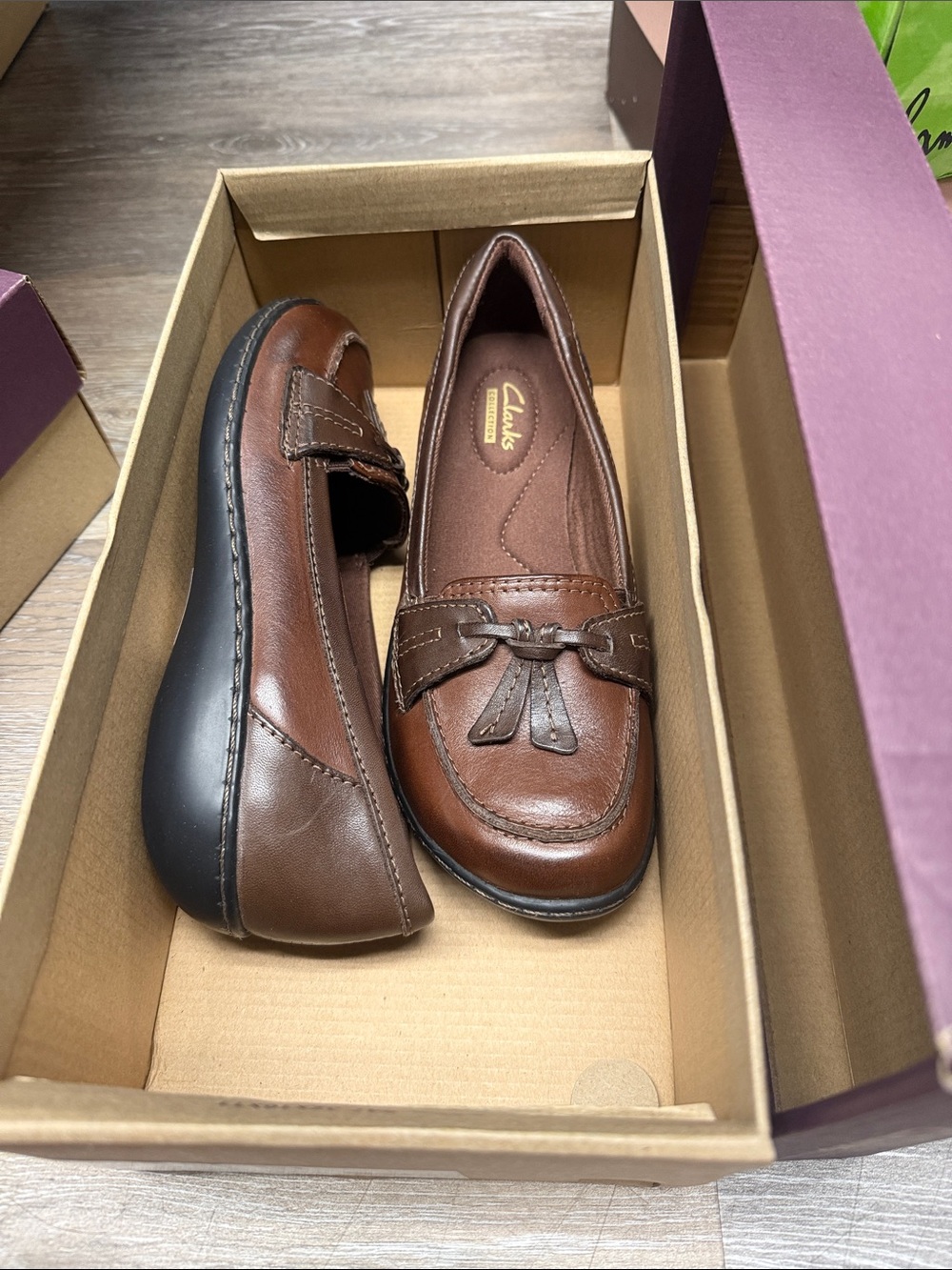 Clarks Brown Leather Tassel Slip-On Loafers size 6.5M W/ box